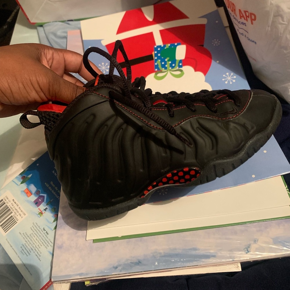 Black and red posite Nike